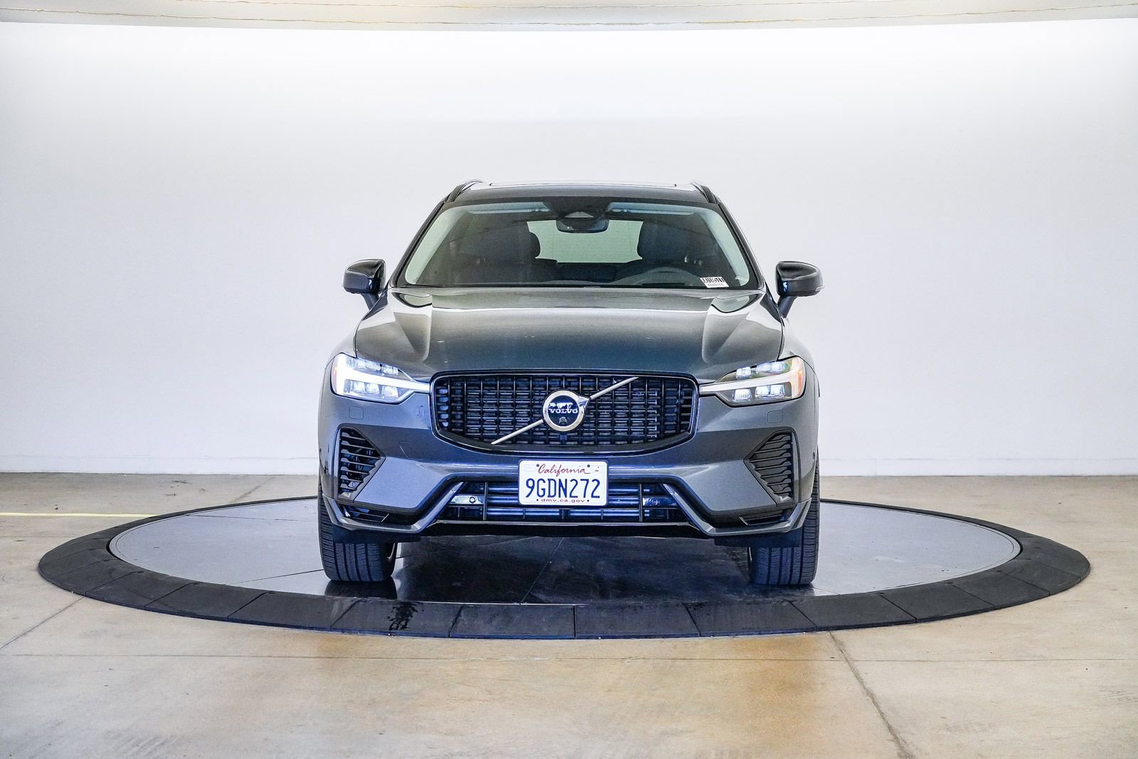Certified 2023 Volvo XC60 T8 Ultimate w/ Protection Package Premier AWD/4WD image 7