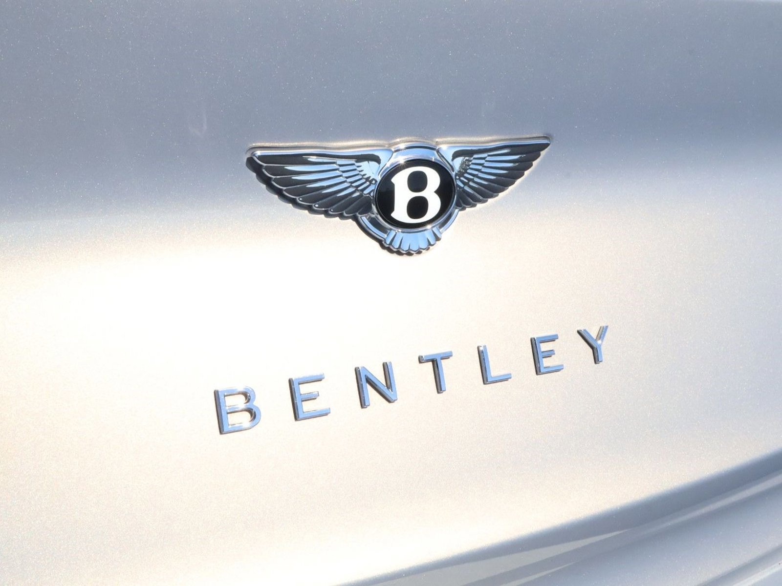 Certified 2023 Bentley Bentayga Extended Wheelbase AWD/4WD image 13