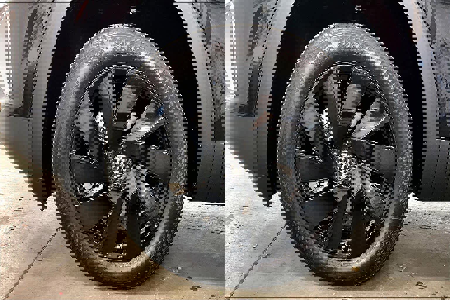 Used 2025 Volkswagen Atlas SE w/ Black Wheel Package image 12