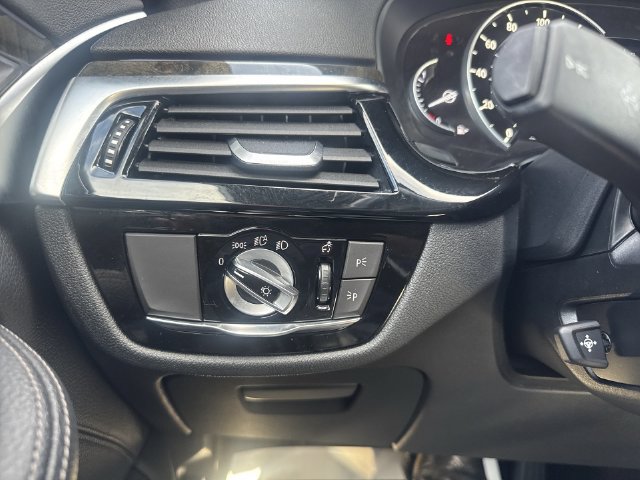 Used 2019 BMW 530i xDrive w/ Convenience Package AWD/4WD image 18