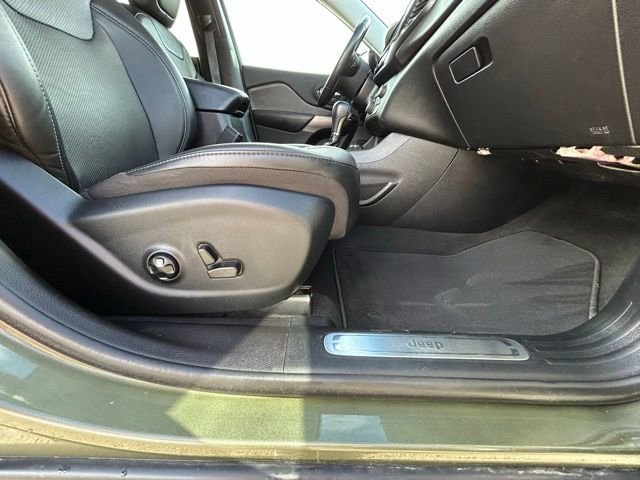 Used 2019 Jeep Cherokee Limited image 40