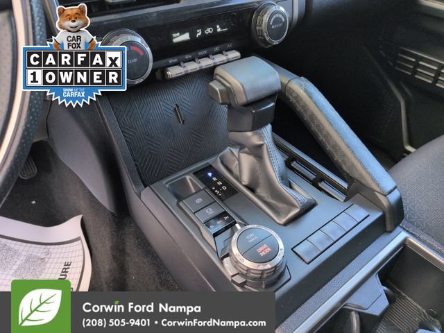 Used 2025 Toyota 4Runner SR5 AWD/4WD image 18