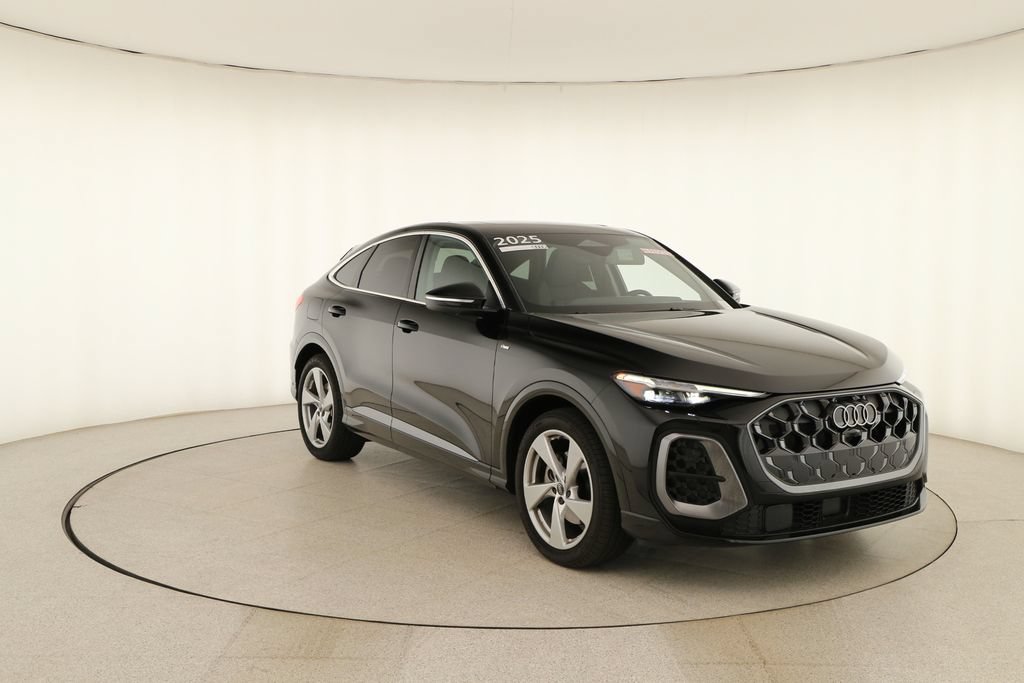 Certified 2025 Audi Q5 Prestige w/ 20" Wheel Package AWD/4WD image 10