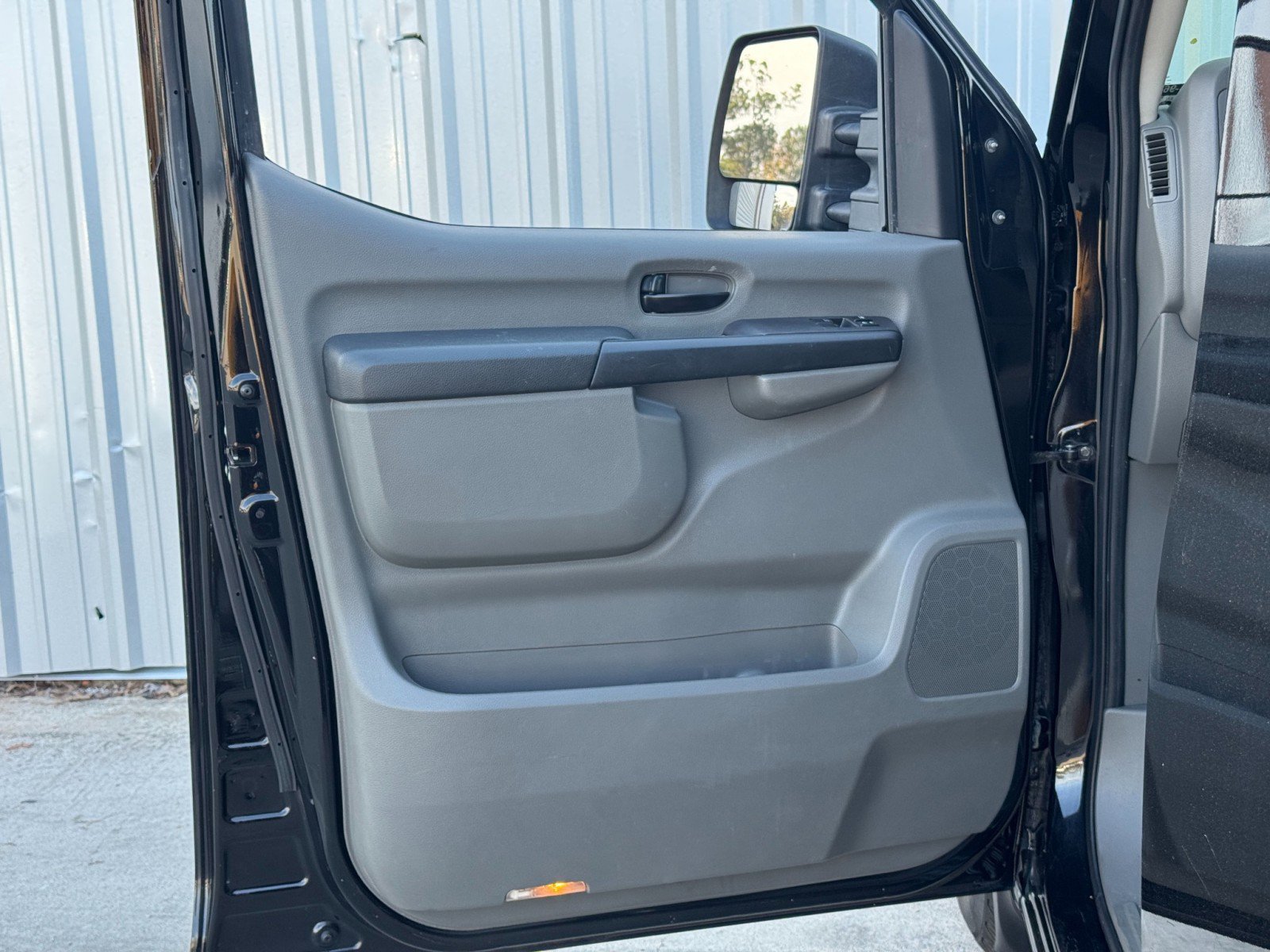 Used 2018 Nissan NV 3500 SL image 38