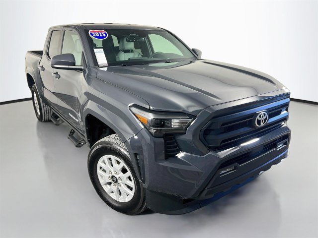 Used 2025 Toyota Tacoma SR5 AWD/4WD image 2
