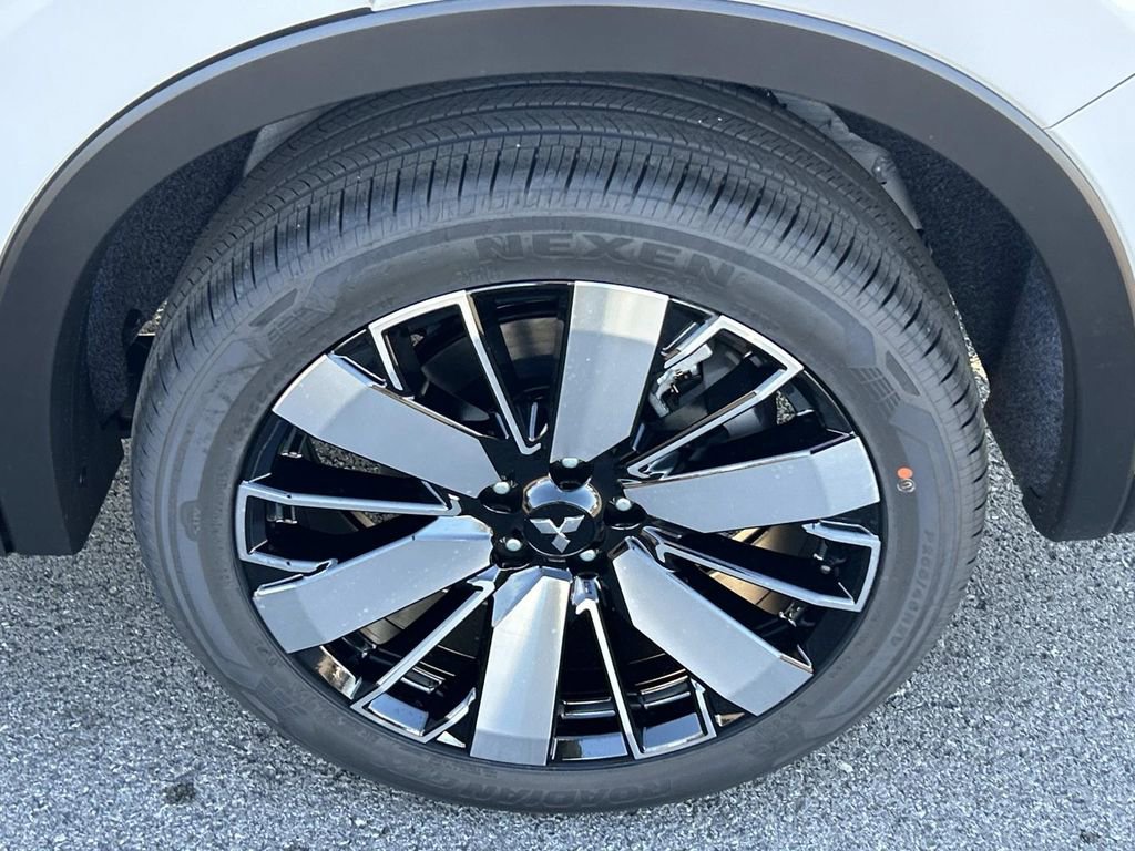 New 2026 Mitsubishi Outlander SE FWD image 13