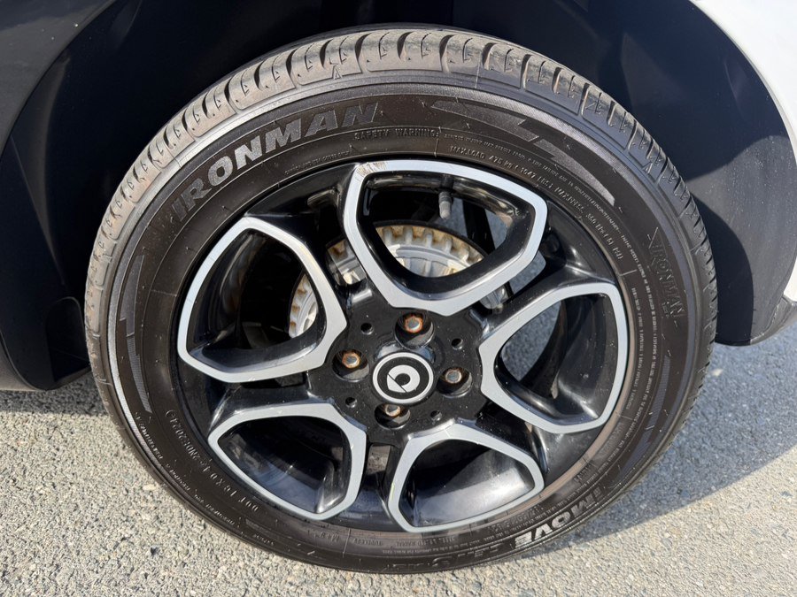Used 2018 smart fortwo electric drive RWD image 40