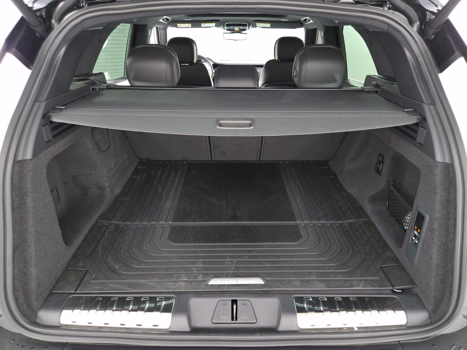 New 2026 Land Rover Range Rover Sport Dynamic SE AWD/4WD image 13