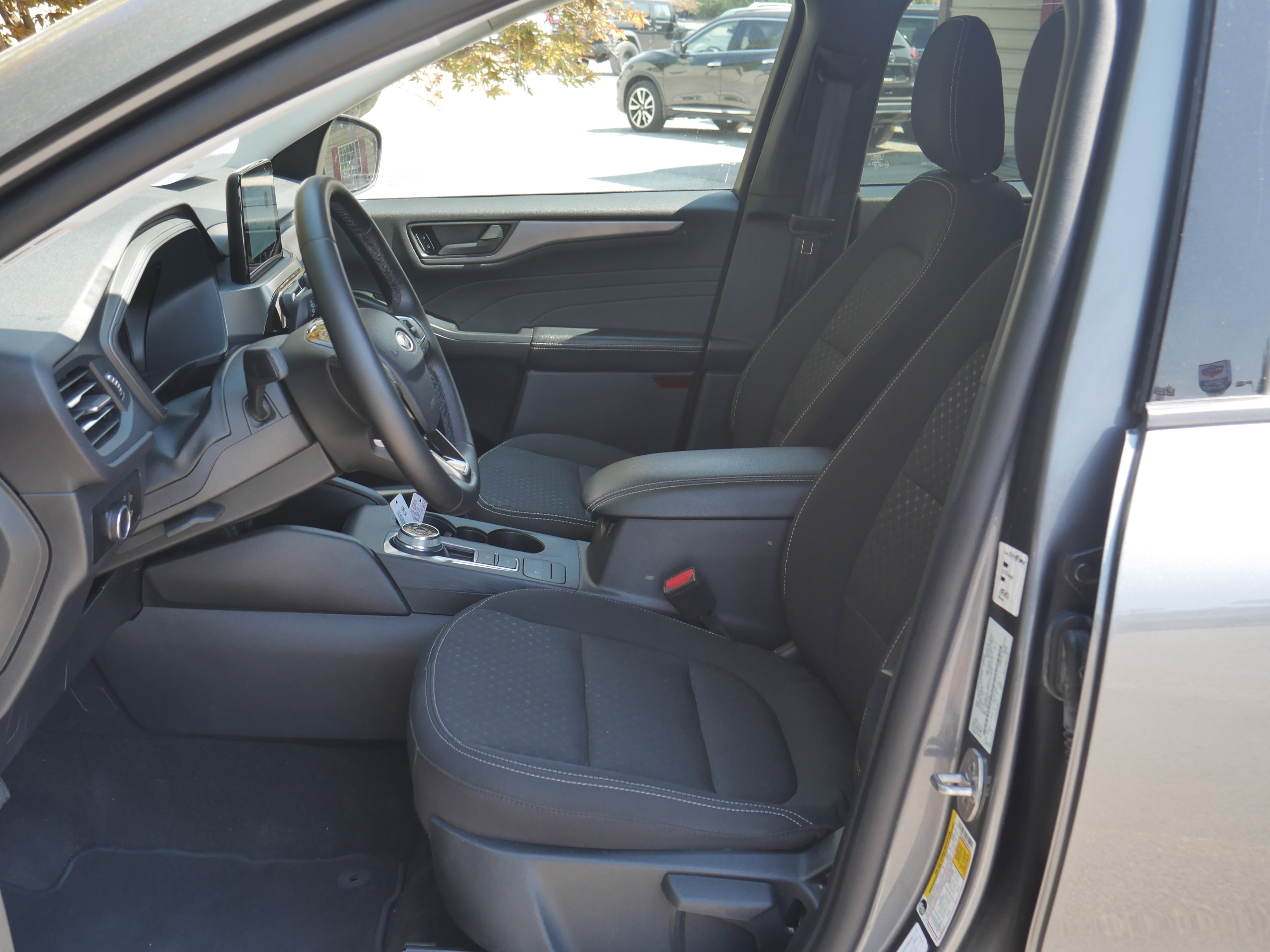 Certified 2025 Ford Escape Active AWD/4WD image 3