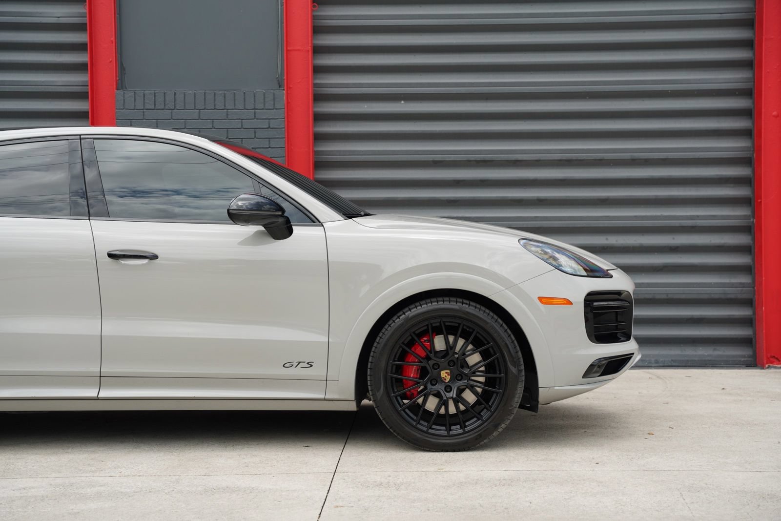 Used 2023 Porsche Cayenne GTS AWD/4WD image 5
