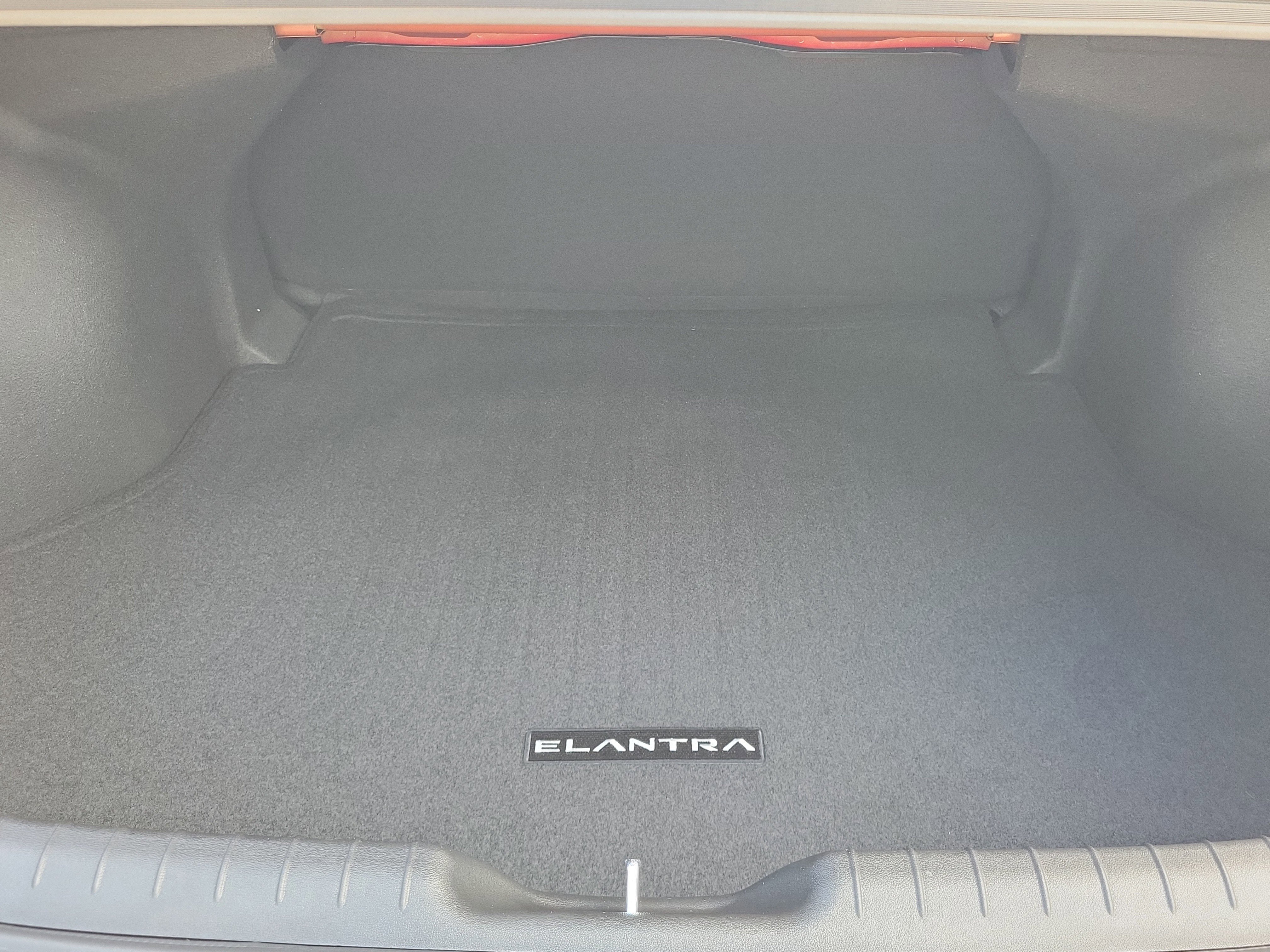 New 2026 Hyundai Elantra SE image 32