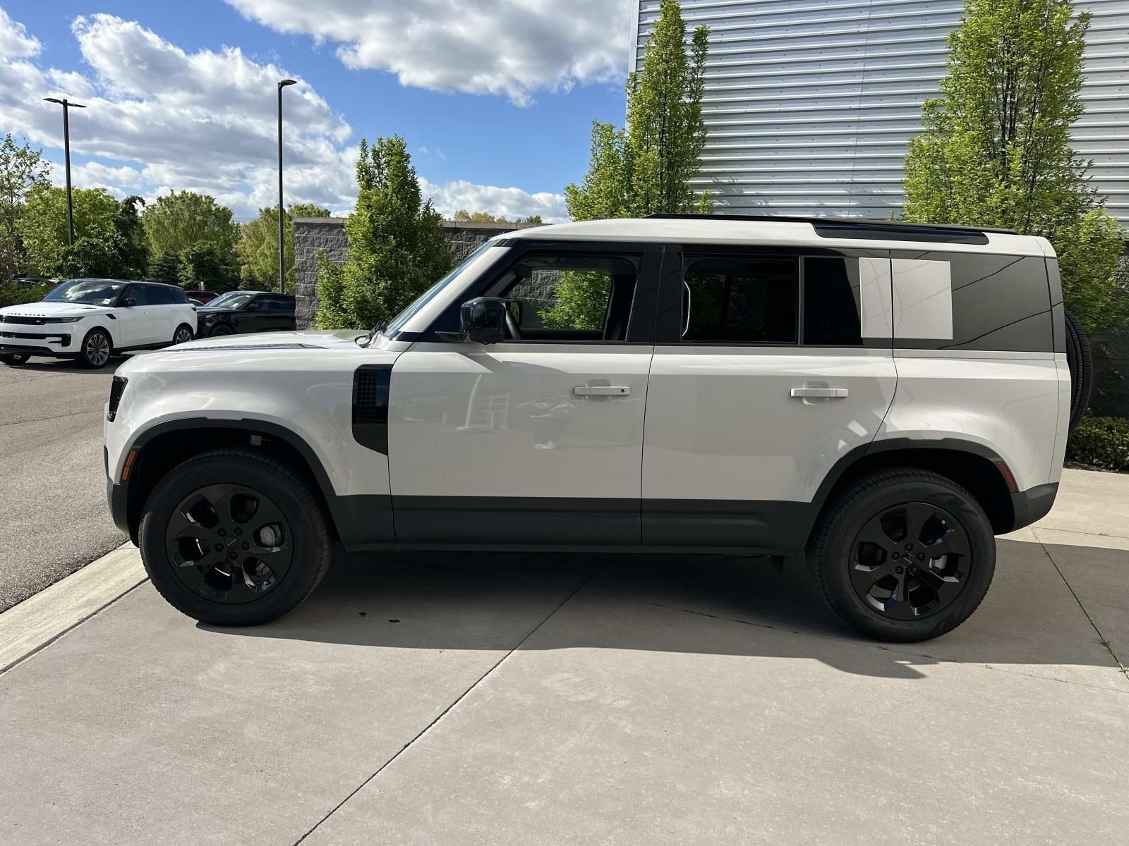 New 2026 Land Rover Defender 110 S AWD/4WD image 8