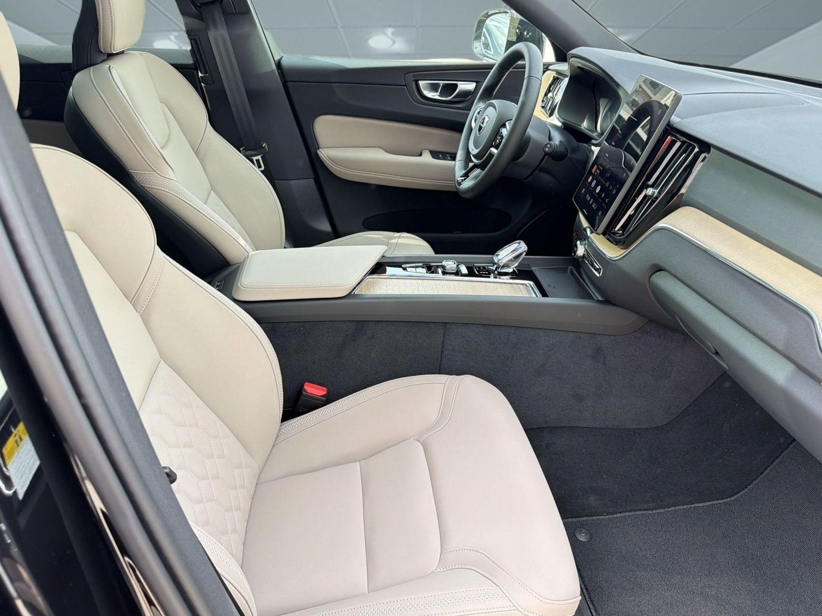 New 2026 Volvo XC60 B5 Core w/ Protection Package Premier AWD/4WD image 30