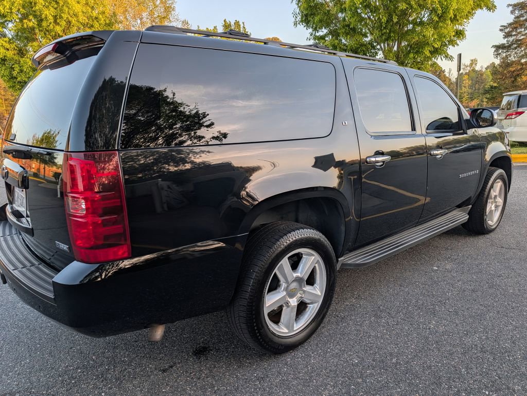 Used 2008 Chevrolet Suburban LT image 6