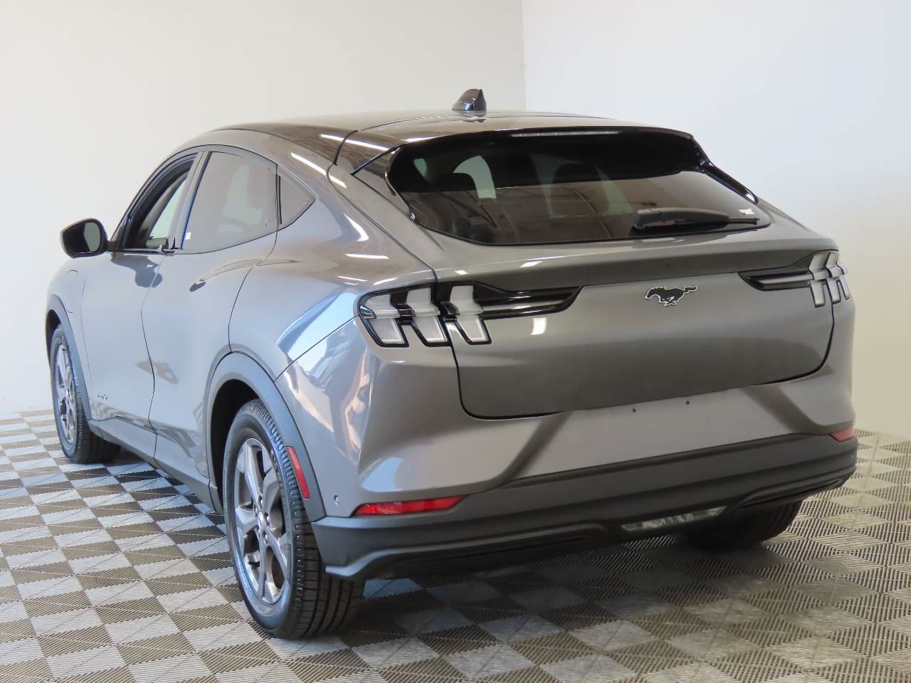 Used 2023 Ford Mustang Mach-E Select RWD image 3