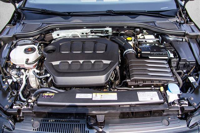 Used 2025 Volkswagen GTI SE FWD image 27