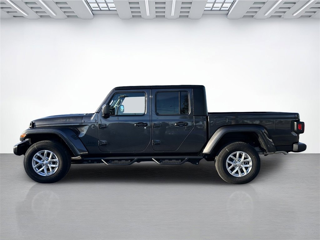 New 2023 Jeep Gladiator Sport image 5