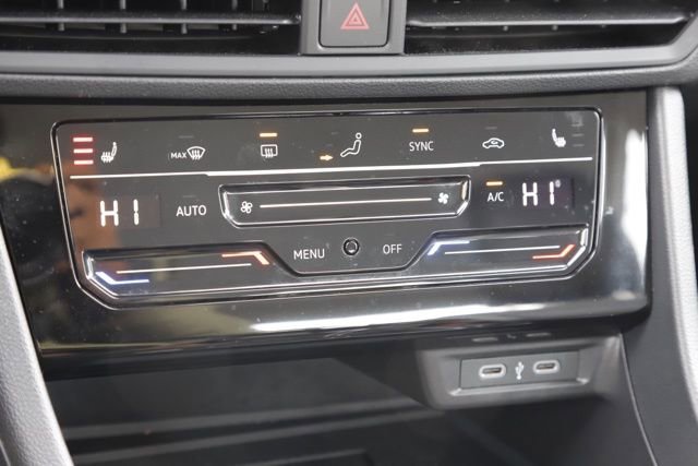 Used 2025 Volkswagen Jetta SE image 25