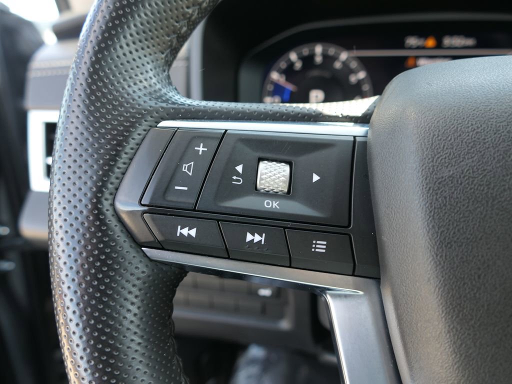 Used 2024 Mitsubishi Outlander SE AWD/4WD image 16