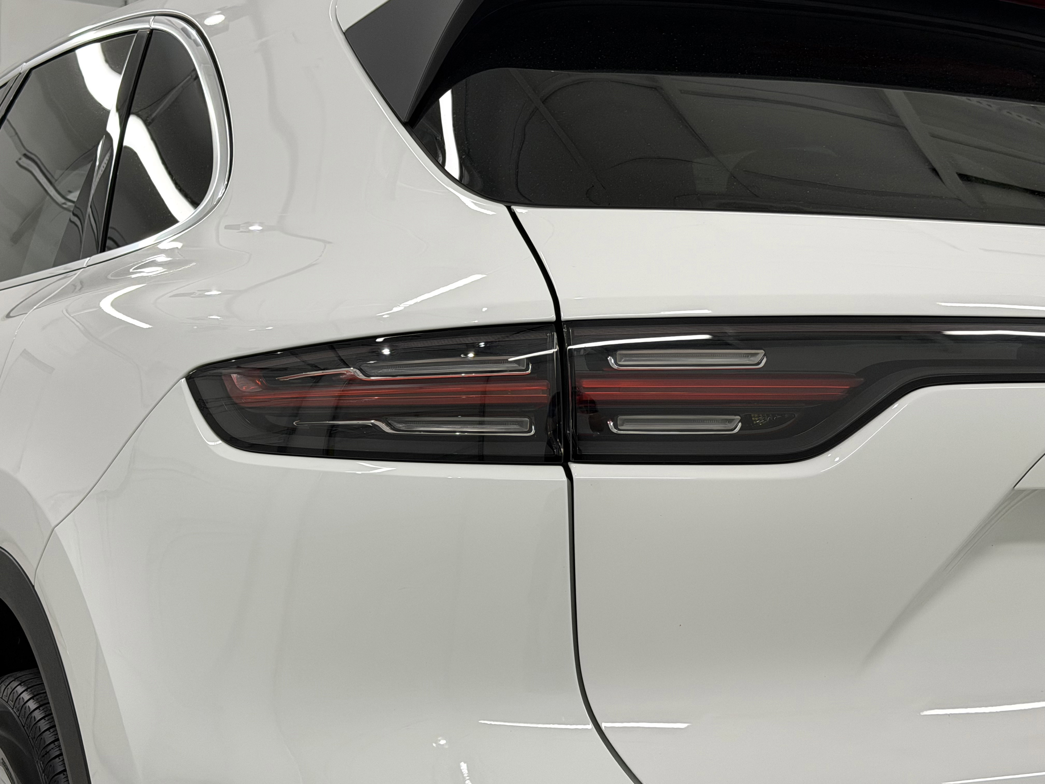 Certified 2023 Porsche Cayenne image 18