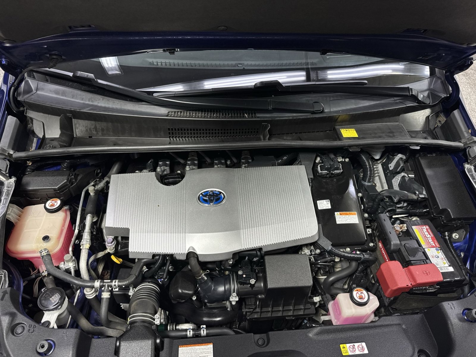 Used 2017 Toyota Prius Three w/ Advanced Technology Package FWD image 30