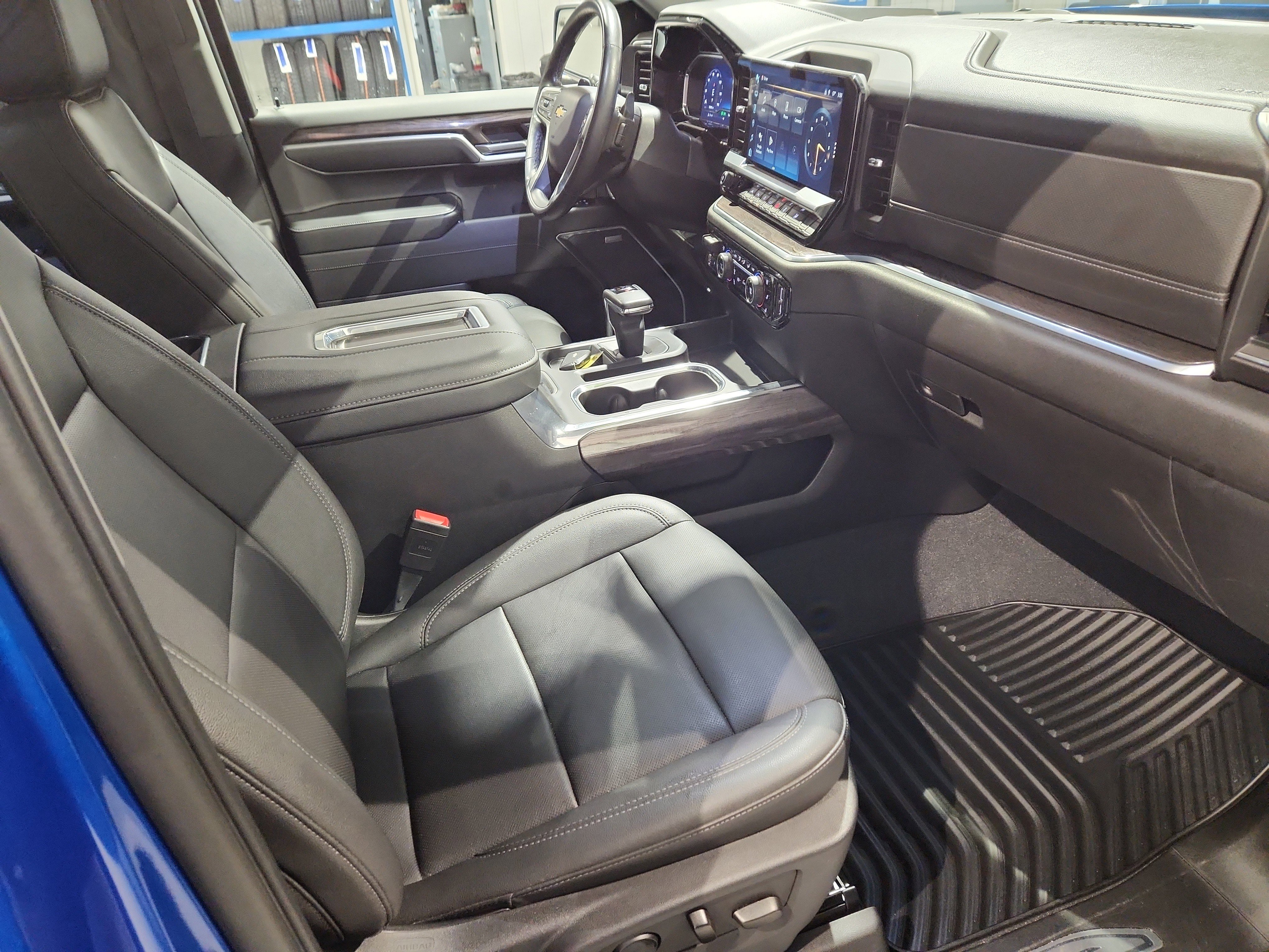 Used 2022 Chevrolet Silverado 1500 LTZ w/ LTZ Convenience Package II image 19