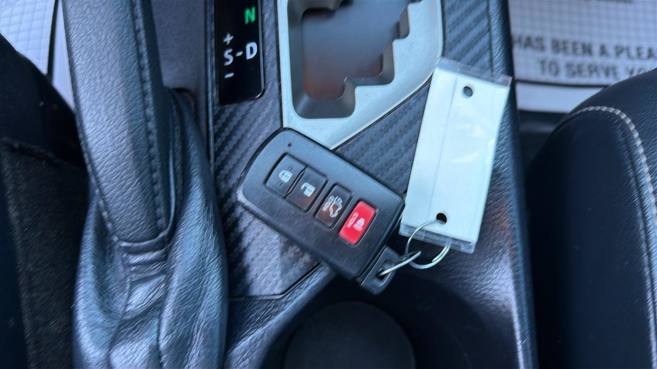 Used 2015 Toyota RAV4 Limited AWD/4WD image 30