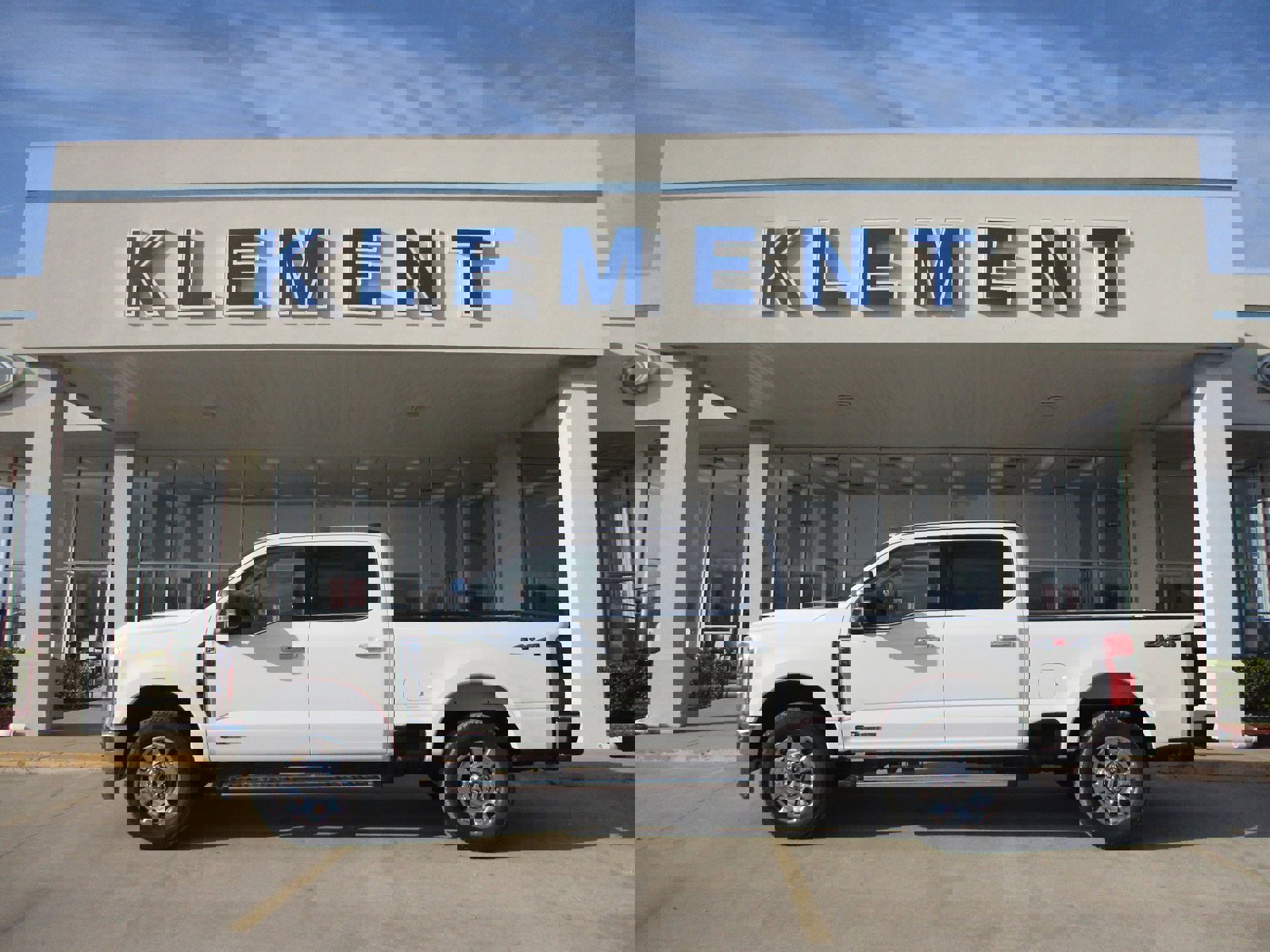 New 2025 Ford F250 Lariat w/ Chrome Package video 1