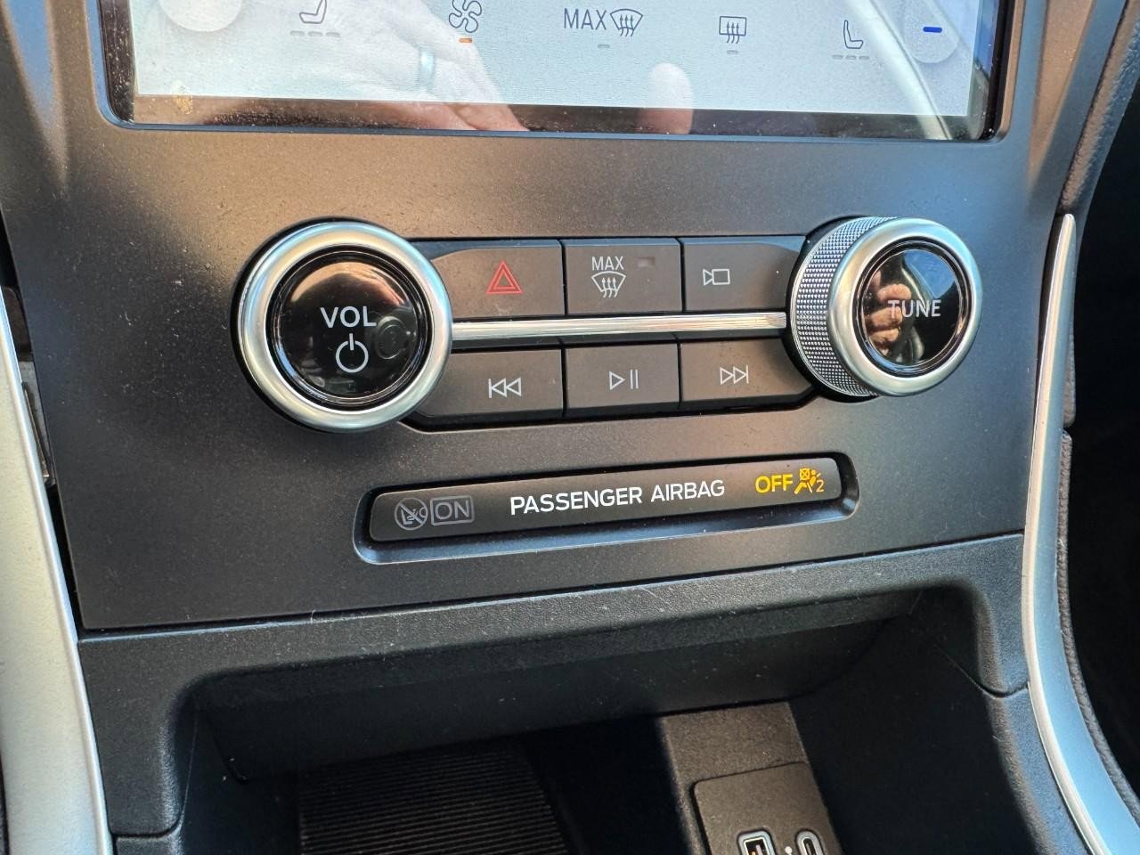 Certified 2024 Ford Edge SEL image 18