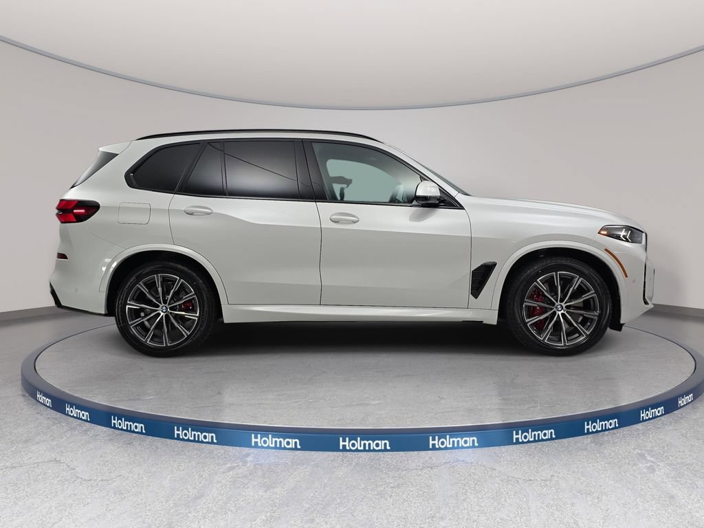 New 2026 BMW X5 xDrive50e w/ M Sport Package AWD/4WD image 4