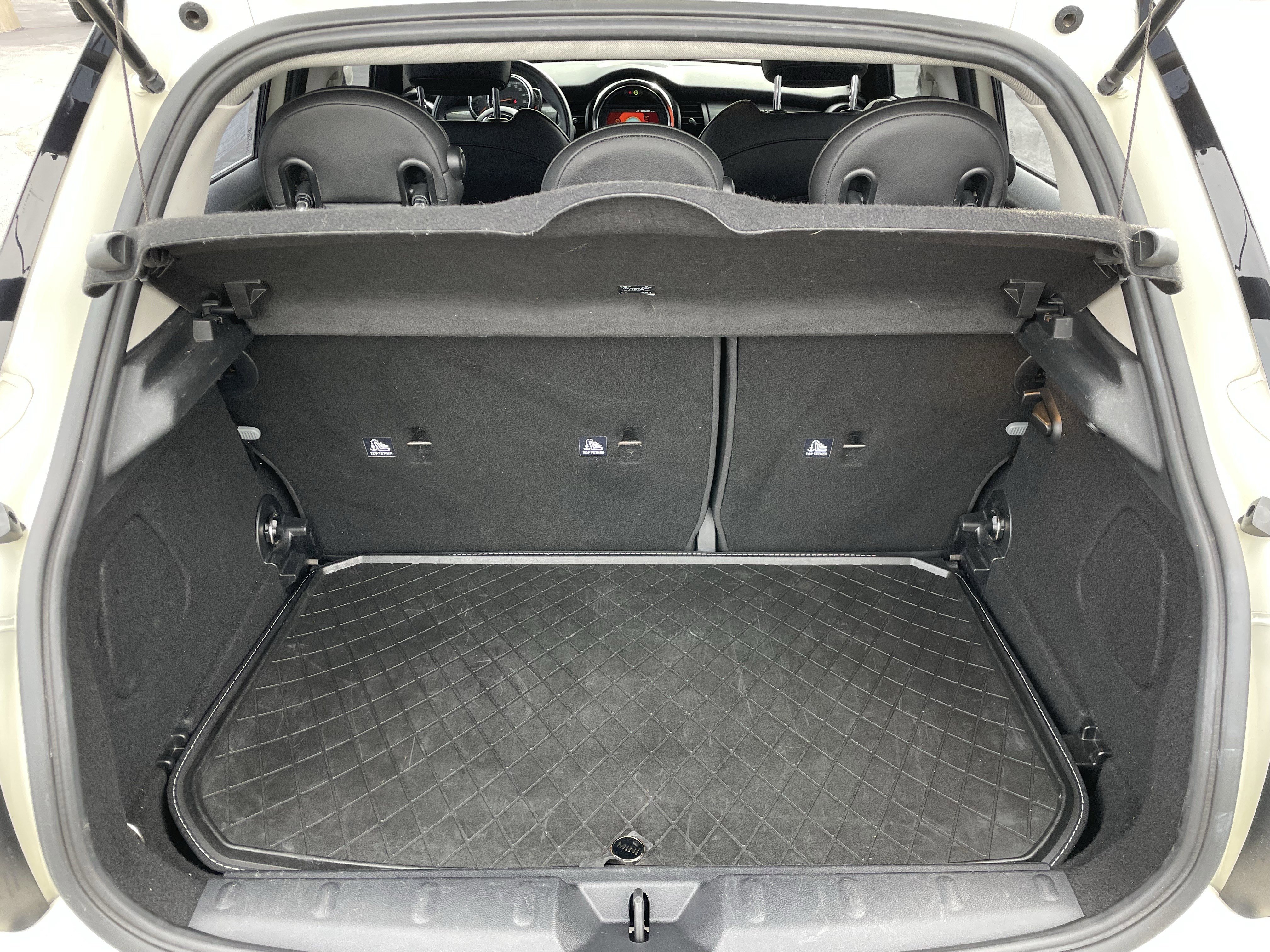 Used 2020 MINI Cooper 4-Door Hardtop w/ Storage Package image 6