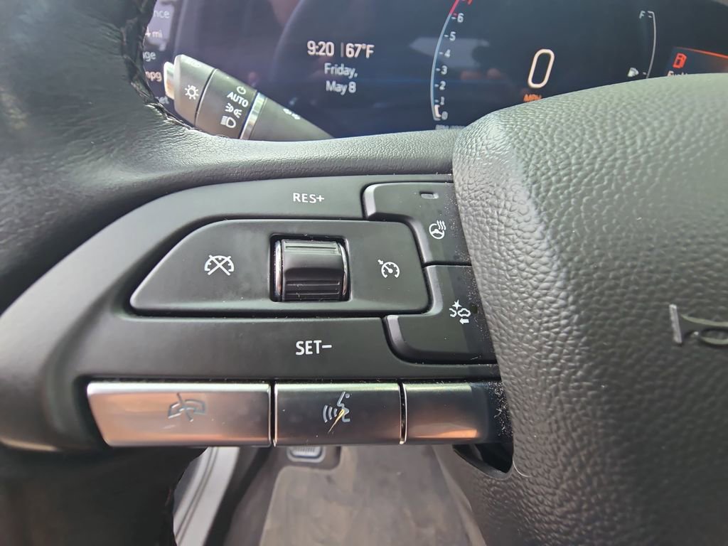 Used 2024 Cadillac XT4 Luxury w/ Cold Weather Package FWD image 17