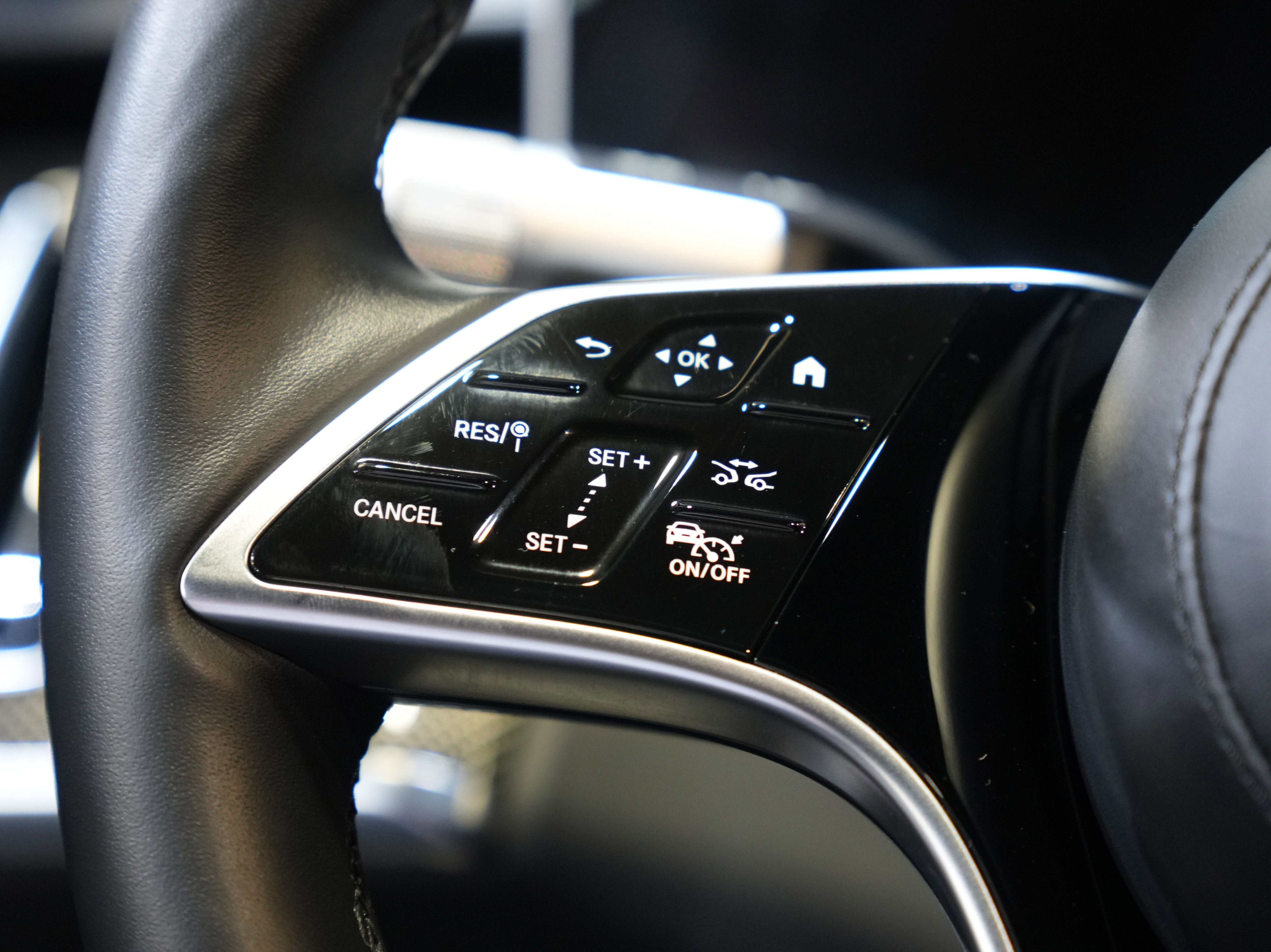 Used 2022 Mercedes-Benz S 580 4MATIC Sedan w/ AMG Line Package image 43