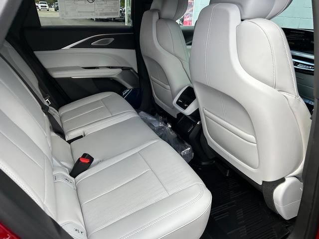 New 2026 Cadillac Lyriq Premium Luxury w/ LPO, Floor Liner Package AWD/4WD image 23