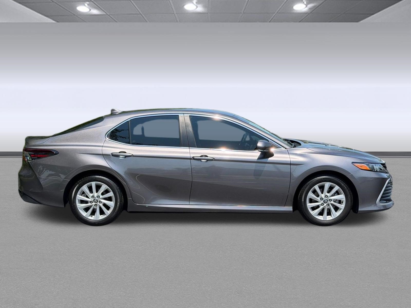 Used 2024 Toyota Camry LE FWD image 8