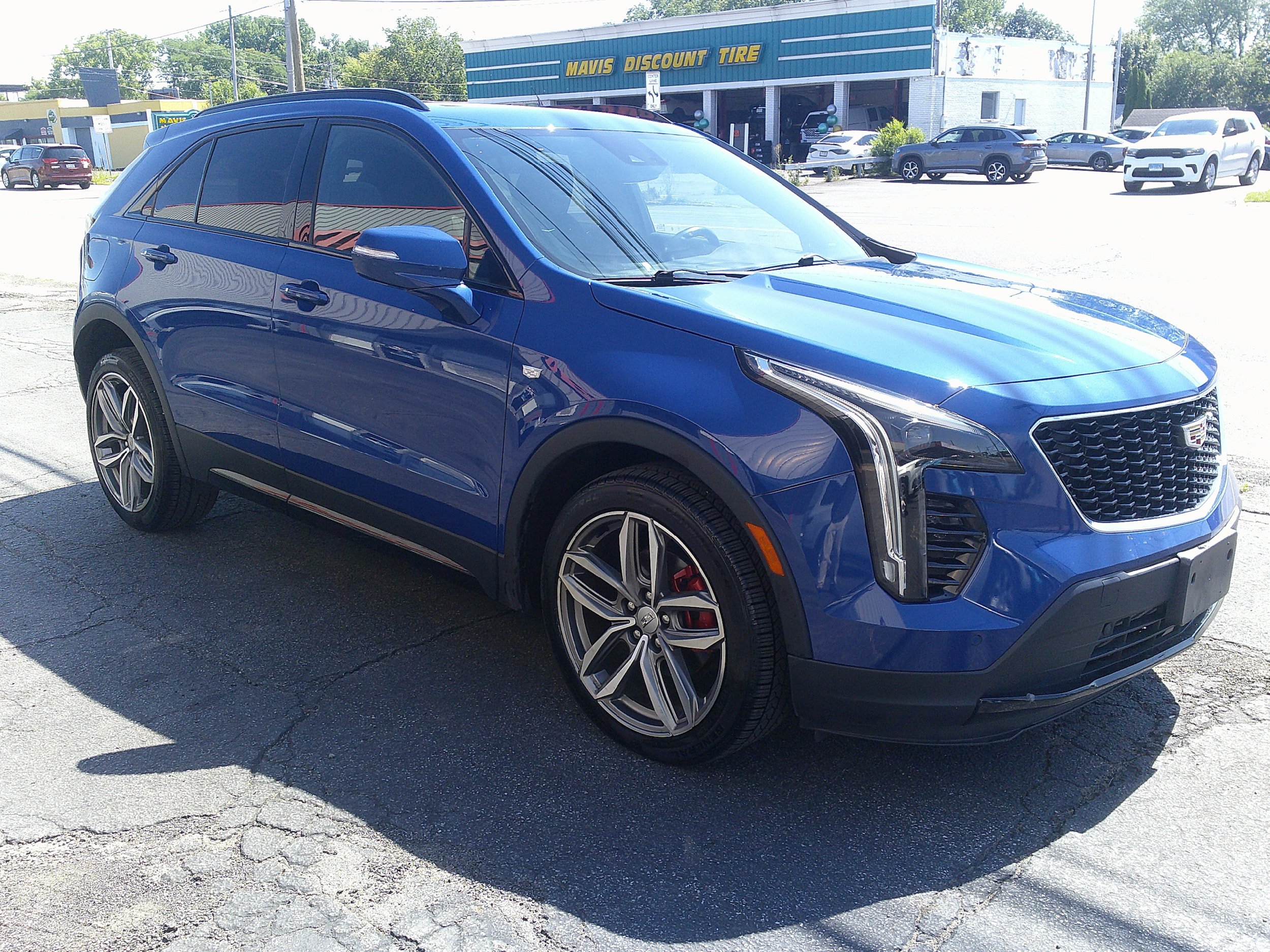 Used 2021 Cadillac XT4 Sport w/ Cold Weather Package AWD/4WD image 6