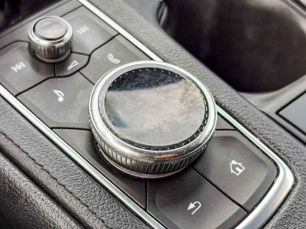 Used 2020 Cadillac XT4 Premium Luxury FWD image 25