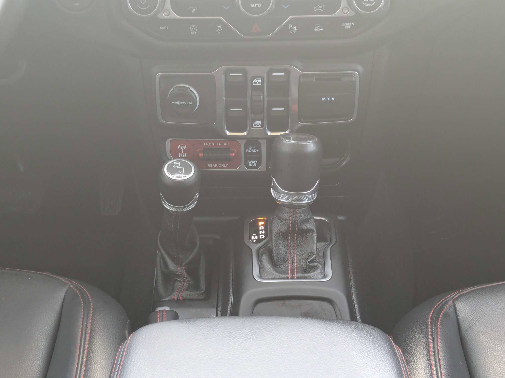 Used 2021 Jeep Gladiator Rubicon AWD/4WD image 26