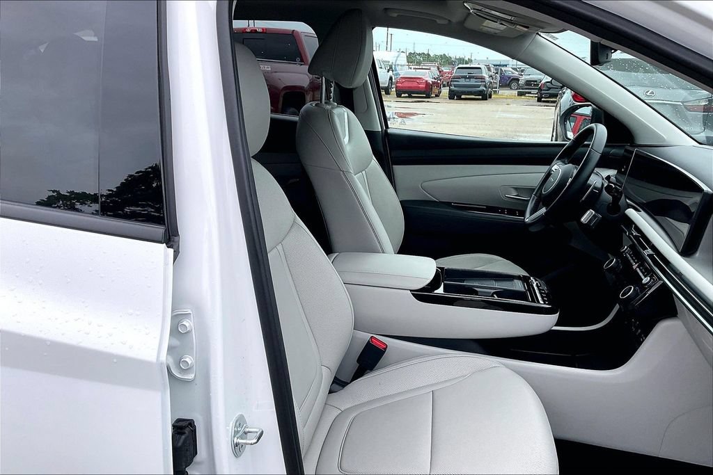 Used 2025 Hyundai Tucson Limited FWD image 30