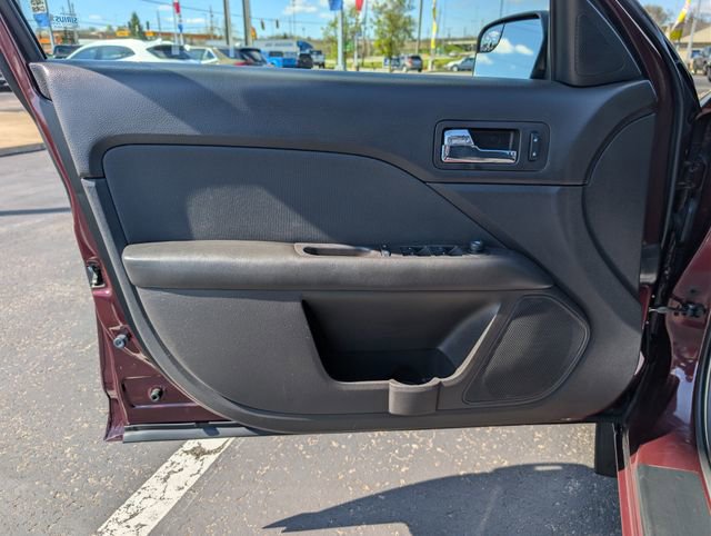 Used 2011 Ford Fusion SE image 9