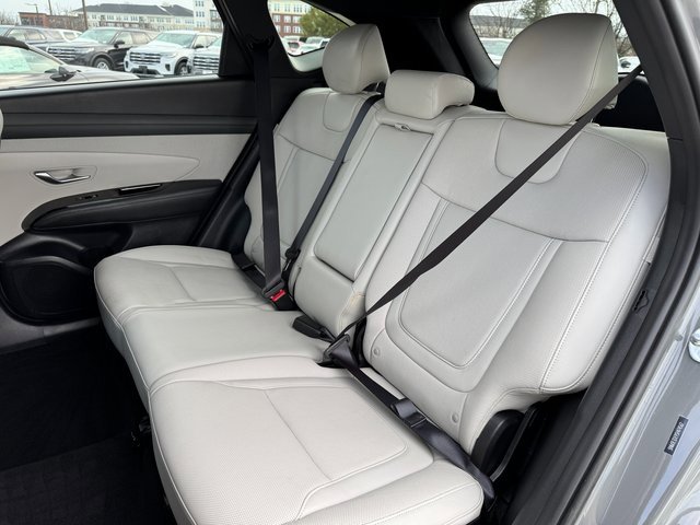 Used 2025 Hyundai Tucson Limited image 16