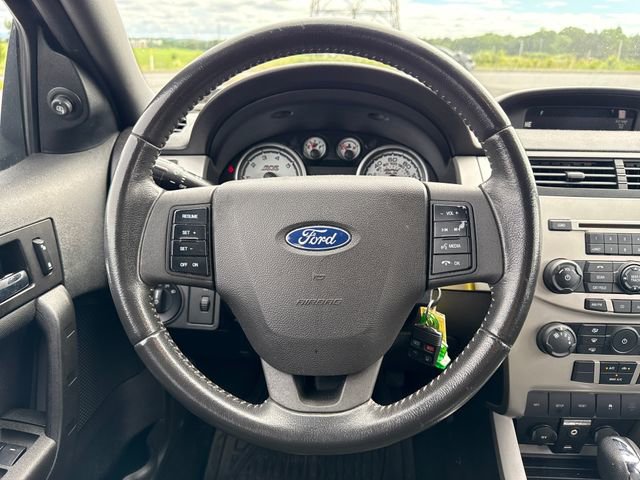 Used 2010 Ford Focus SES FWD image 21