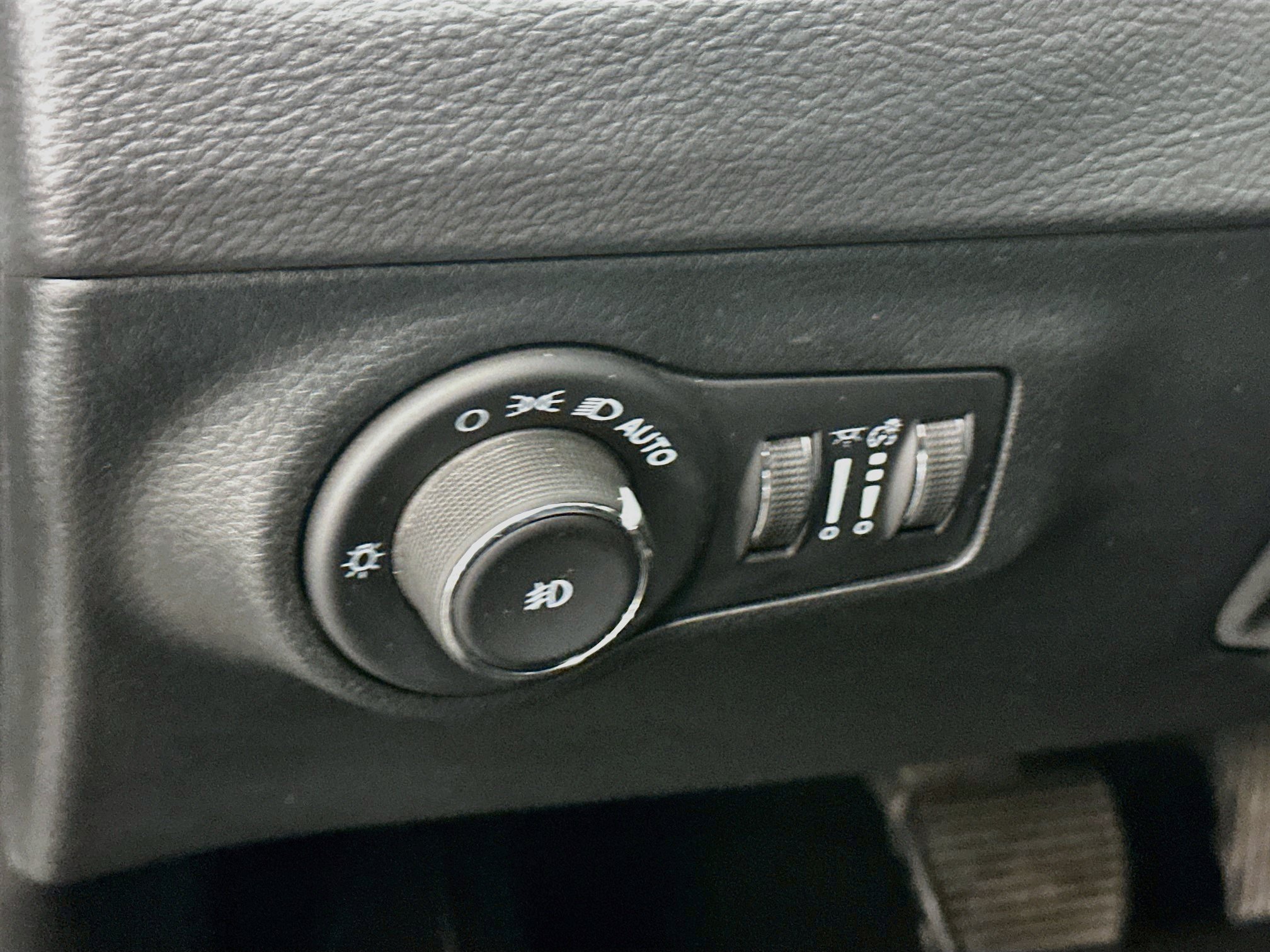 Used 2021 Jeep Compass Latitude AWD/4WD image 17