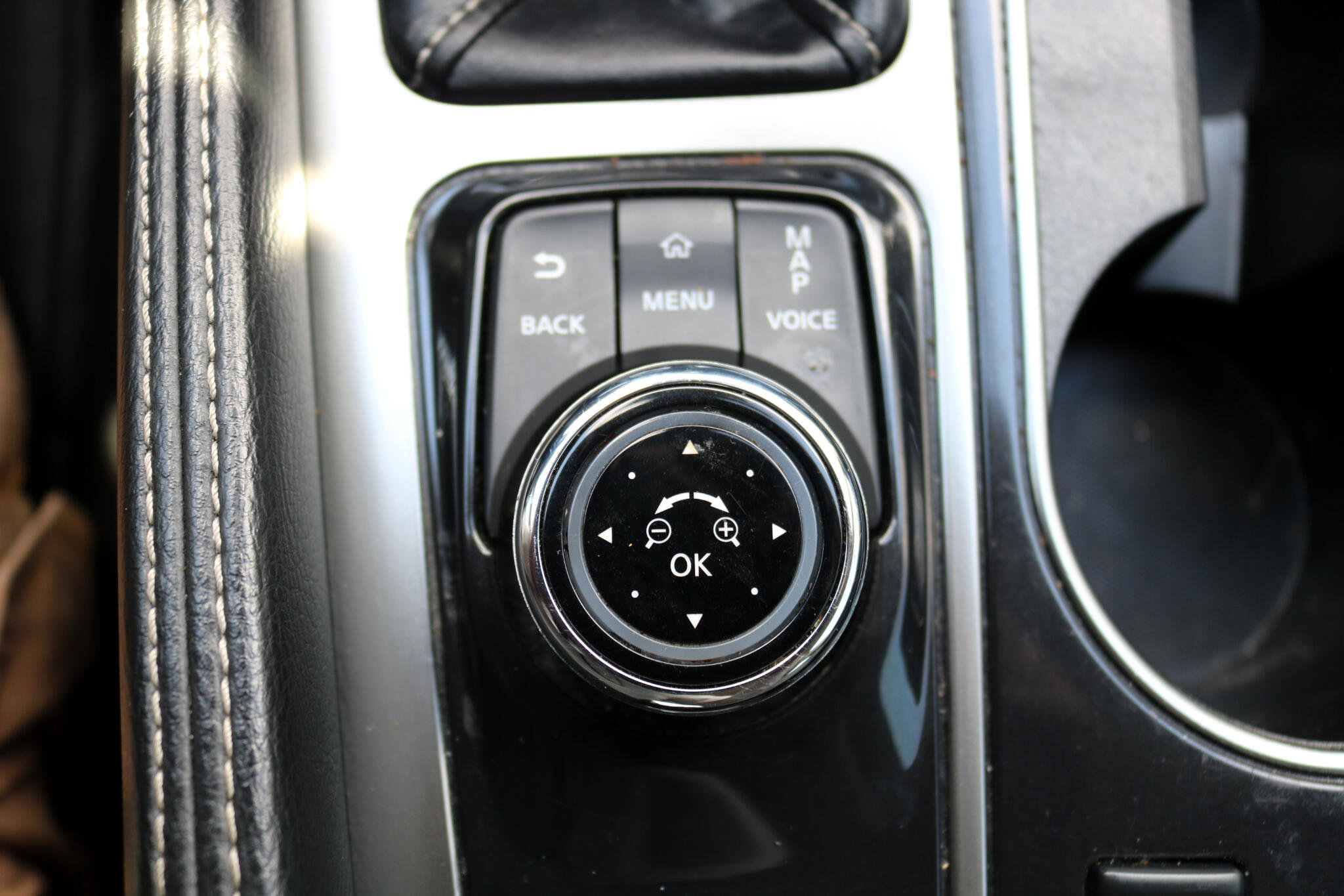 Used 2022 Nissan Maxima SV w/ Floor Mat Group image 47