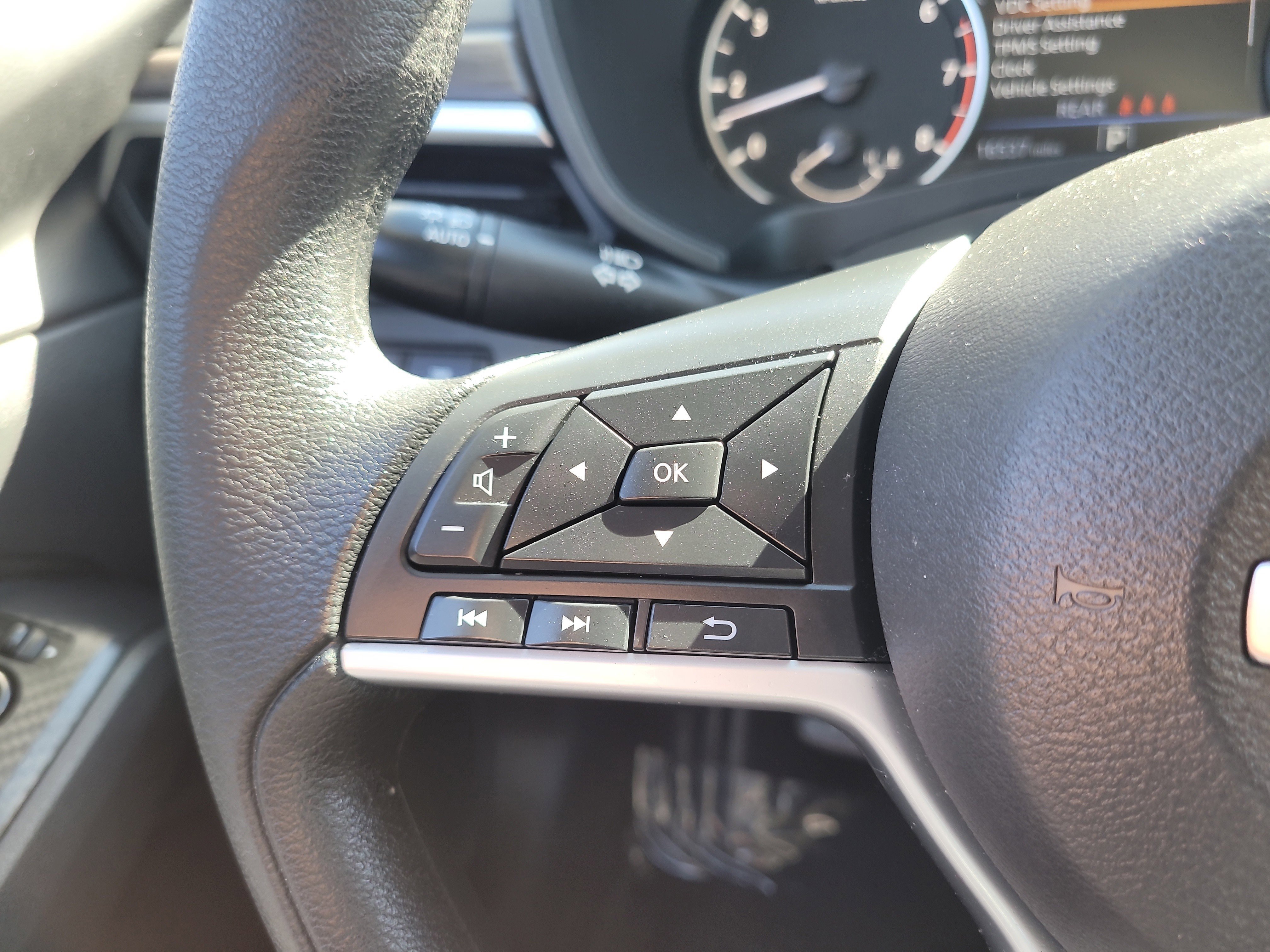 Used 2025 Nissan Altima 2.5 SV image 28