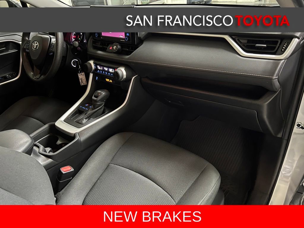 Used 2021 Toyota RAV4 LE image 20