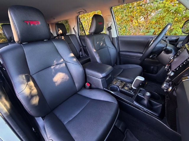 Used 2024 Toyota 4Runner TRD Off-Road Premium AWD/4WD image 30