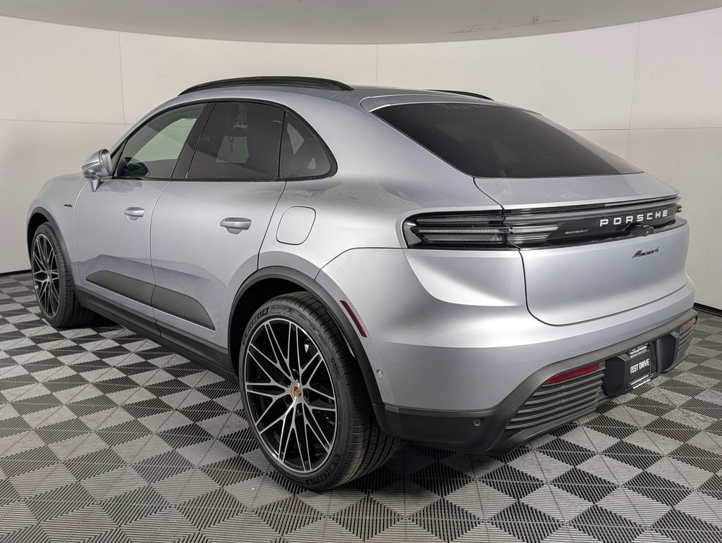 New 2026 Porsche Macan 4 Electric image 3