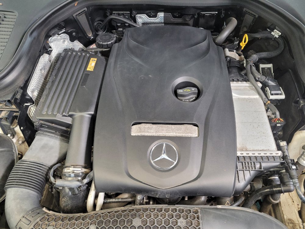 Used 2016 Mercedes-Benz GLC 300 4MATIC image 30