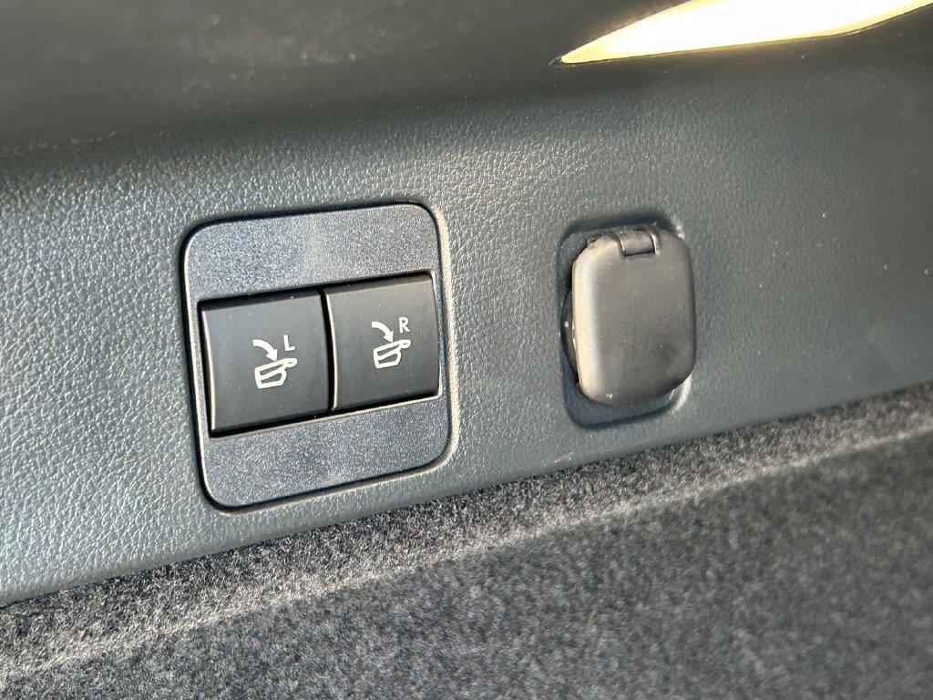 Used 2023 Lexus RX 350 F Sport w/ Accessory Package (Z1) AWD/4WD image 15